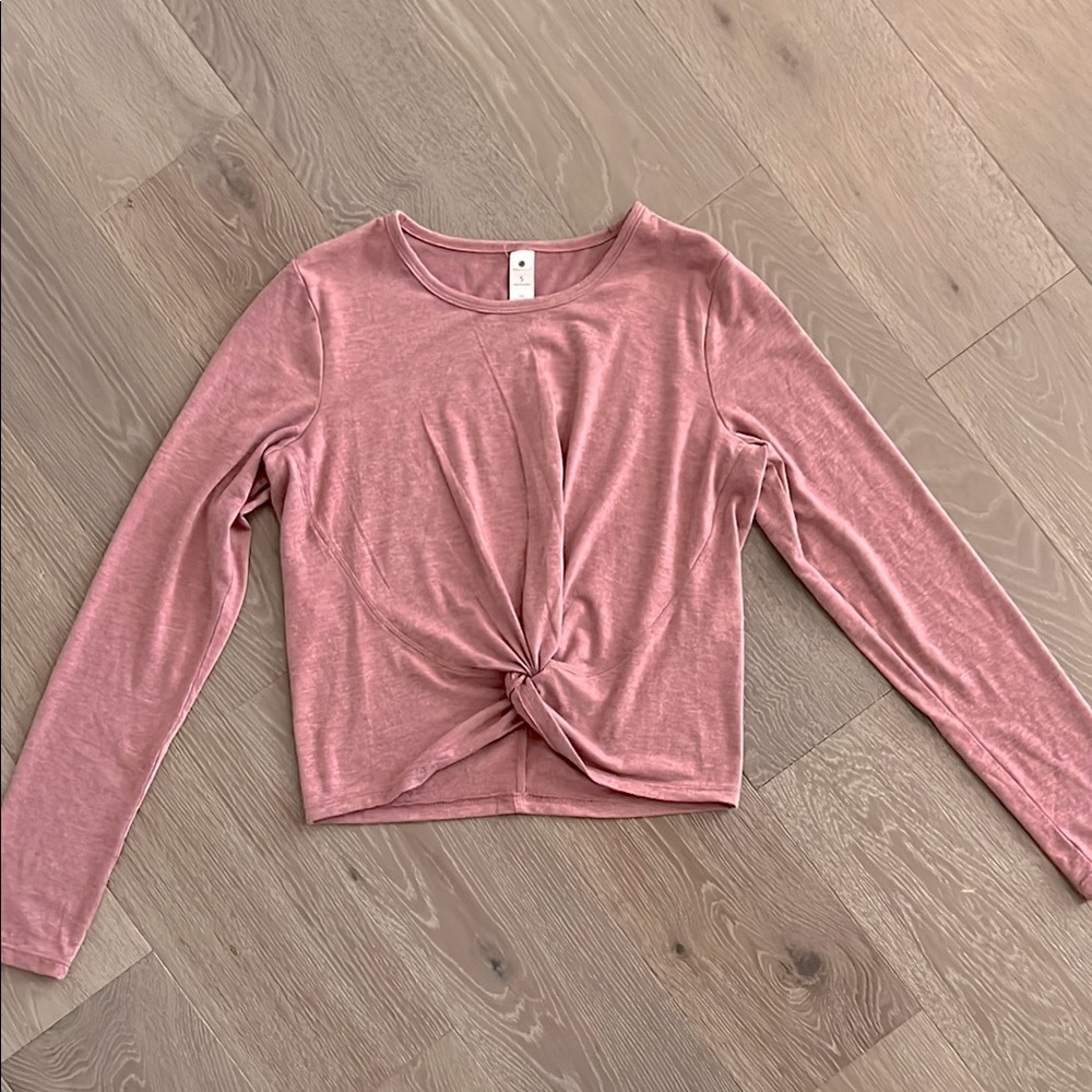 Yogalicious long sleeve shirt. Size:S. Gently Used.